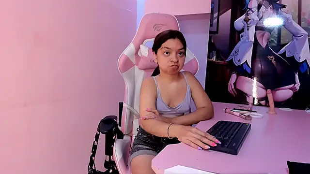 Snapshot of CharlotteMuller chatting on 21, 4, 2026 CharlotteMuller online show from 21, 4, 2026