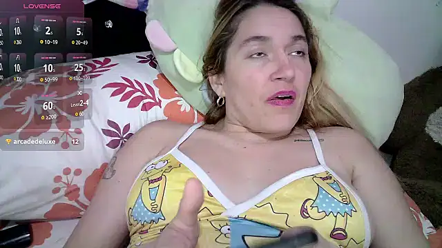 Snapshot of Izury_Blondee chatting on 16, 2, 2025 Izury Blondee online show from 16, 2, 2025