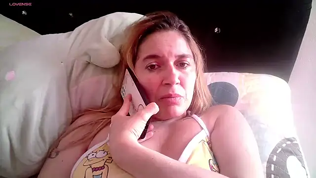 Snapshot of Izury_Blondee chatting on 23, 2, 2025 Izury Blondee online show from 23, 2, 2025