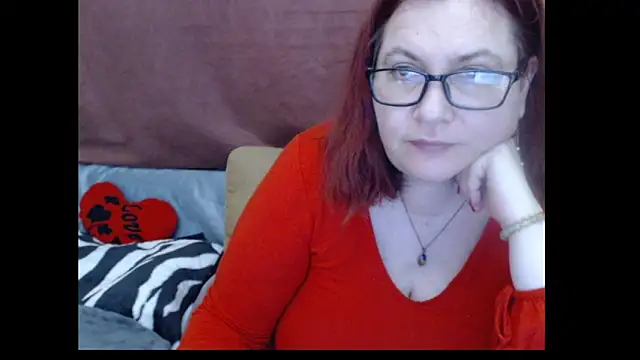 Snapshot of PlayfullMature chatting on 19, 4, 2026 PlayfullMature online show from 19, 4, 2026