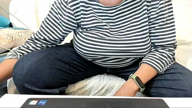 Snapshot of IsraeliMilf chatting on 4, 3, 2025 IsraeliMilf online show from 4, 3, 2025