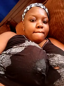 queennapal online show from 12, 3, 2026