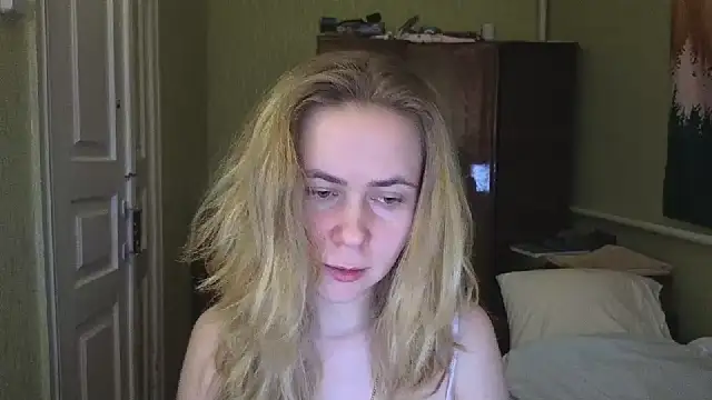 Riley Roo online show from 8, 2, 2025