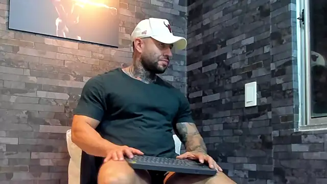 Snapshot of BruceDallas chatting on 3, 2, 2026 BruceDallas online show from 3, 2, 2026