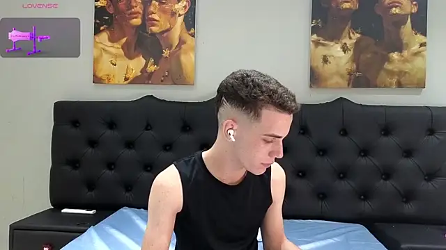 Snapshot of Cristian_Delgado chatting on 4, 1, 2025 Cristian Delgado online show from 4, 1, 2025