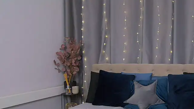 VioletiSwone online show from 2, 2, 2025