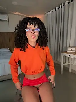 Snapshot of Lianh_Benett chatting on 3, 11, 2025 Lianh Benett online show from 3, 11, 2025