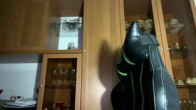 Hank 04 online show from 15, 12, 2024