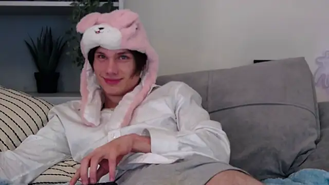 CalvinCay online show from 10, 12, 2024