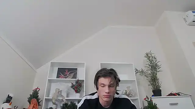 CalvinCay online show from 31, 12, 2024