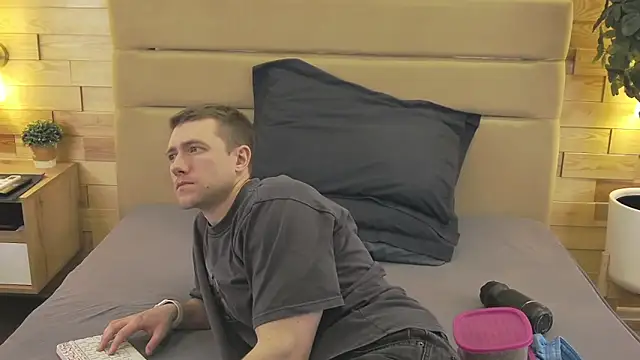 EthanPinkman online show from 15, 4, 2026