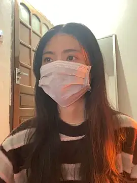 Snapshot of -hanime- chatting on 17, 12, 2024 -hanime- online show from 17, 12, 2024