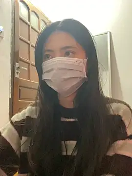 Snapshot of -hanime- chatting on 17, 12, 2024 -hanime- online show from 17, 12, 2024