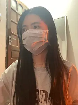 Snapshot of -hanime- chatting on 18, 12, 2024 -hanime- online show from 18, 12, 2024