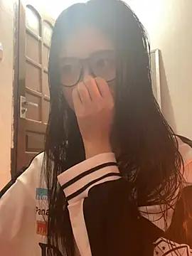 Snapshot of -hanime- chatting on 23, 12, 2024 -hanime- online show from 23, 12, 2024