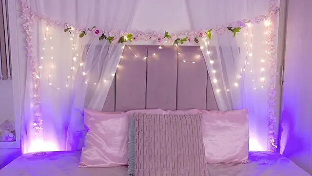 Julie Bennet online show from 1, 3, 2026