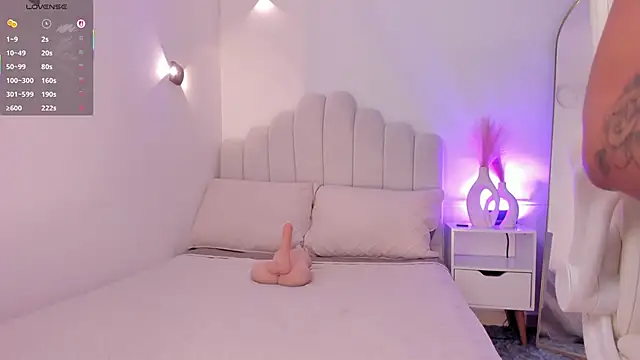 Snapshot of AmberLewis_ chatting on 24, 4, 2026 AmberLewis online show from 24, 4, 2026