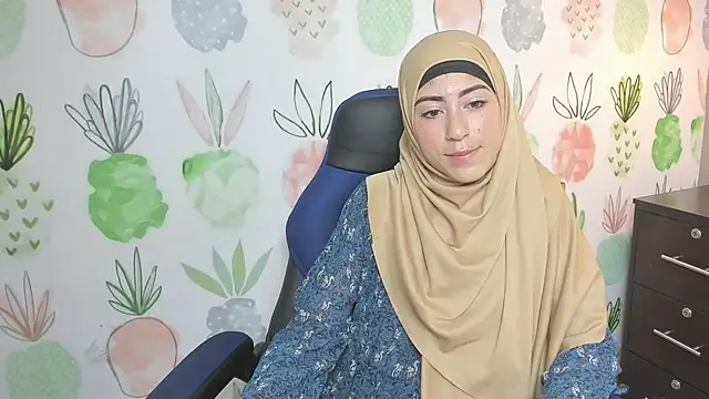 chaymae nah  online show from 3, 12, 2024