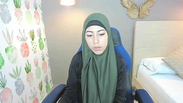 chaymae nah  online show from 12, 12, 2024