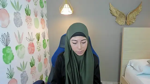 chaymae nah  online show from 12, 12, 2024