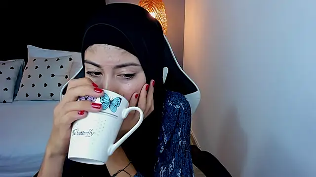 chaymae nah  online show from 19, 12, 2024