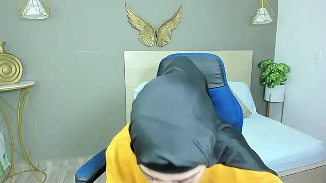 chaymae nah  online show from 5, 1, 2025