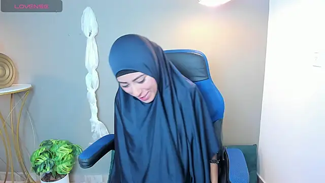 chaymae nah  online show from 5, 2, 2025