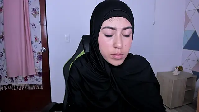 chaymae nah  online show from 17, 3, 2025