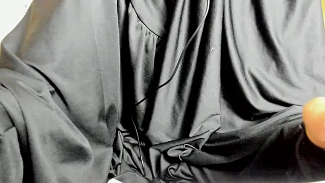 chaymae nah  online show from 22, 10, 2025