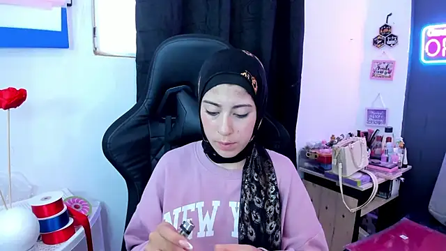 Snapshot of chaymae_nah_ chatting on 22, 4, 2026 chaymae nah online show from 22, 4, 2026