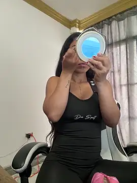 Snapshot of bella-black chatting on 4, 5, 2026 bella-black online show from 4, 5, 2026