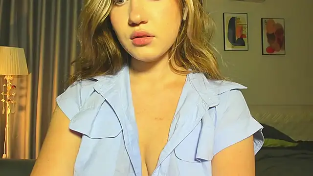 HanahCute online show from 27, 2, 2025