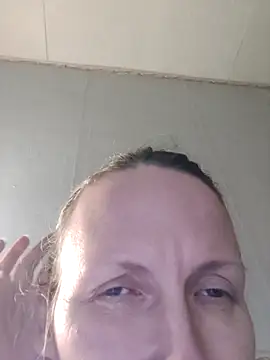 Evelina cute online show from 16, 1, 2025