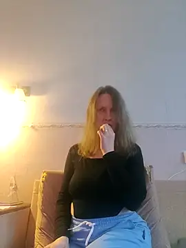 Evelina cute online show from 6, 11, 2025