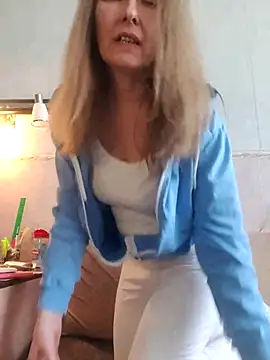 Evelina cute online show from 3, 3, 2026