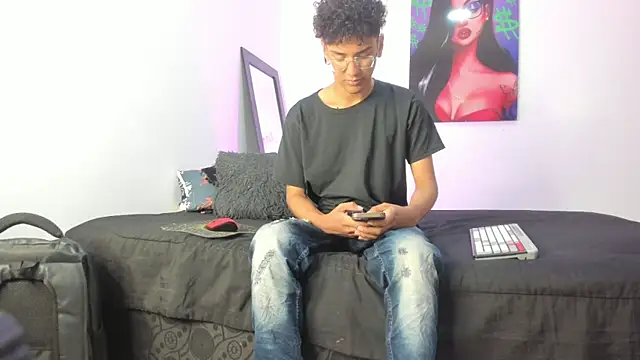 Snapshot of harrytwink18 chatting on 27, 2, 2025 harrytwink18 online show from 27, 2, 2025