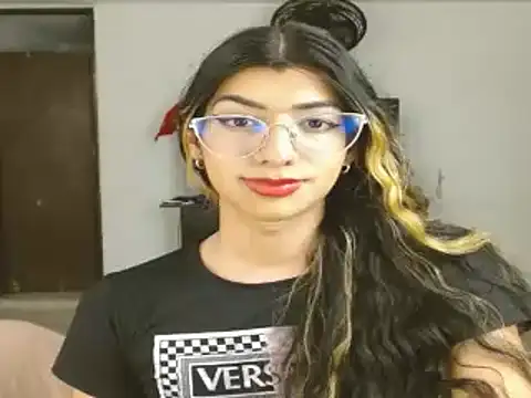 engielphoenis14 online show from 12, 12, 2024