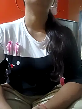 Snapshot of Alina_Khann chatting on 17, 11, 2025 Alina Khann online show from 17, 11, 2025