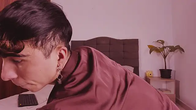 2gays 1Str8 online show from 21, 4, 2026