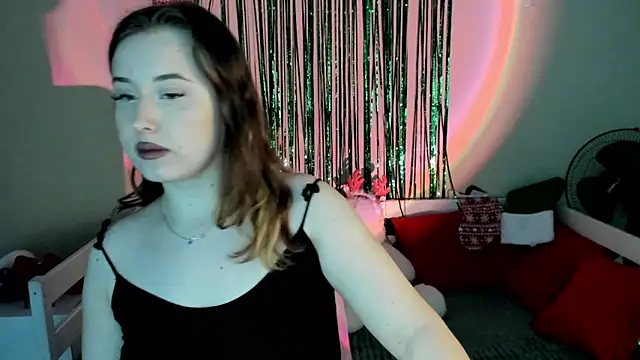 Snapshot of Emily_Gin chatting on 4, 1, 2025 Emily Gin online show from 4, 1, 2025