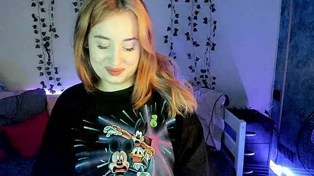 Snapshot of Emily_Gin chatting on 20, 2, 2025 Emily Gin online show from 20, 2, 2025