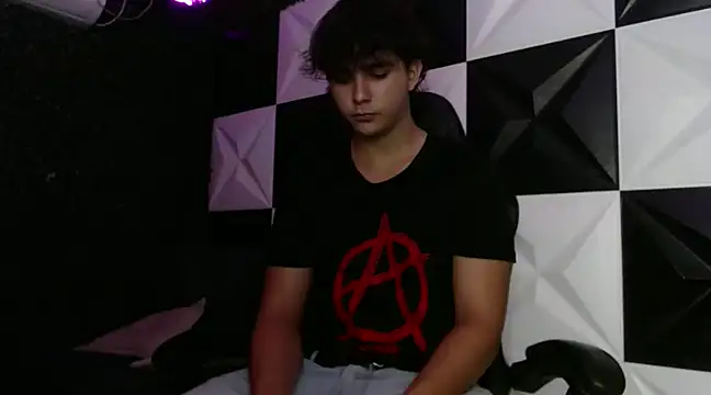 Dani cumboy online show from 7, 1, 2025