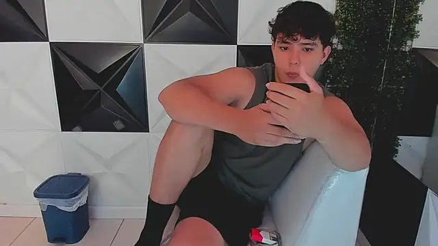 Dani cumboy online show from 12, 10, 2025