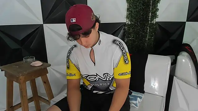 Dani cumboy online show from 18, 11, 2025