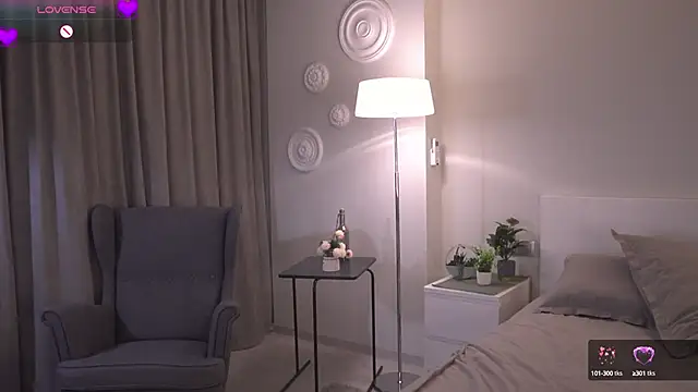 Snapshot of SallyReidj chatting on 10, 10, 2025 SallyReidj online show from 10, 10, 2025