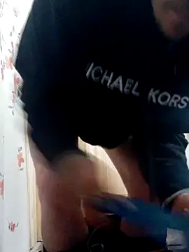 Lilsmokeshow017 online show from 17, 12, 2025