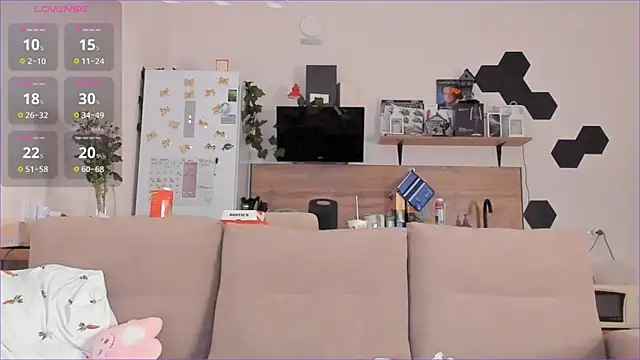 Girl alone home online show from 31, 10, 2025