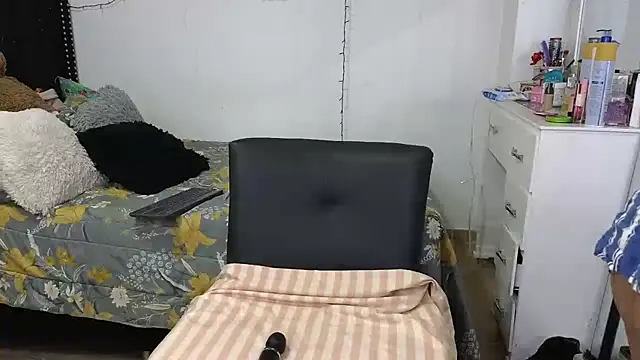 charlotte 077 online show from 25, 11, 2025