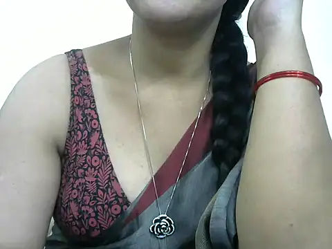 Snapshot of rashmika_reddy chatting on 3, 2, 2026 rashmika reddy online show from 3, 2, 2026