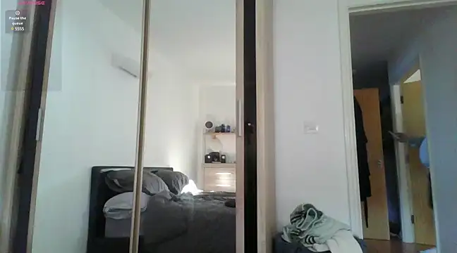 Nizzlivecam online show from 2, 1, 2025